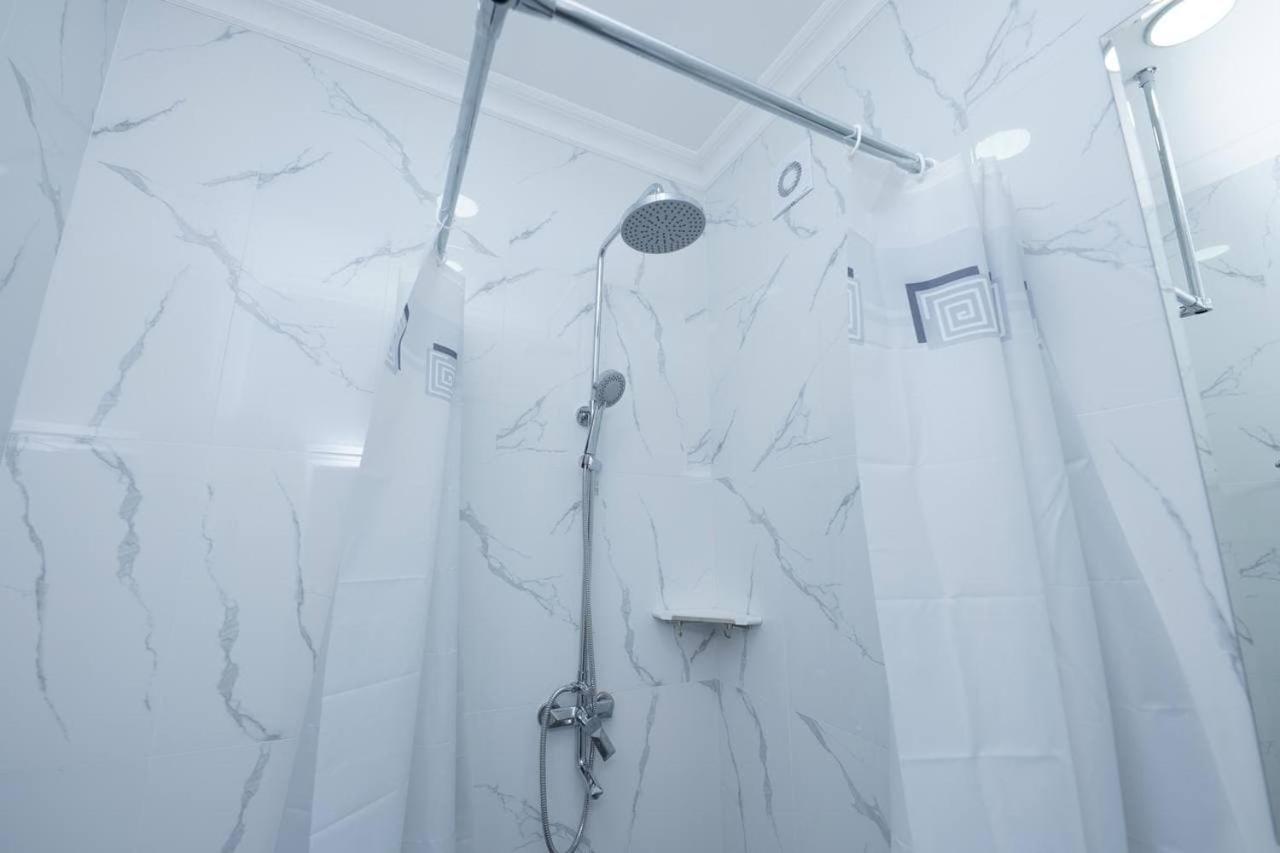 Halal Apart Hotel Almaty Luaran gambar